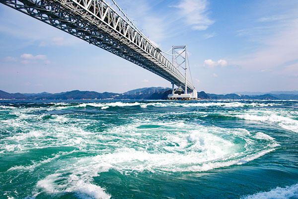 鳴門海峡のうずしお