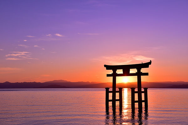 白髭神社の湖中鳥居